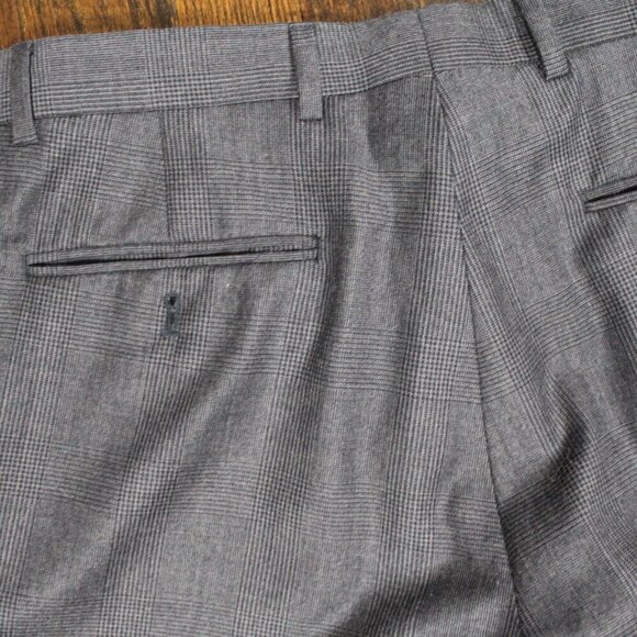 Tommy Hilfiger Men's Grey Suit 32W by 30L - Picture 7 of 9